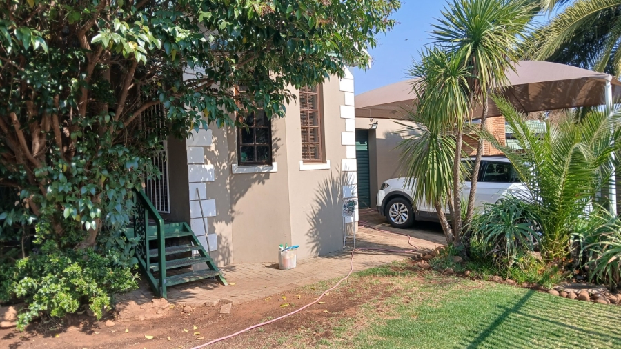 2 Bedroom Property for Sale in Langenhovenpark Free State